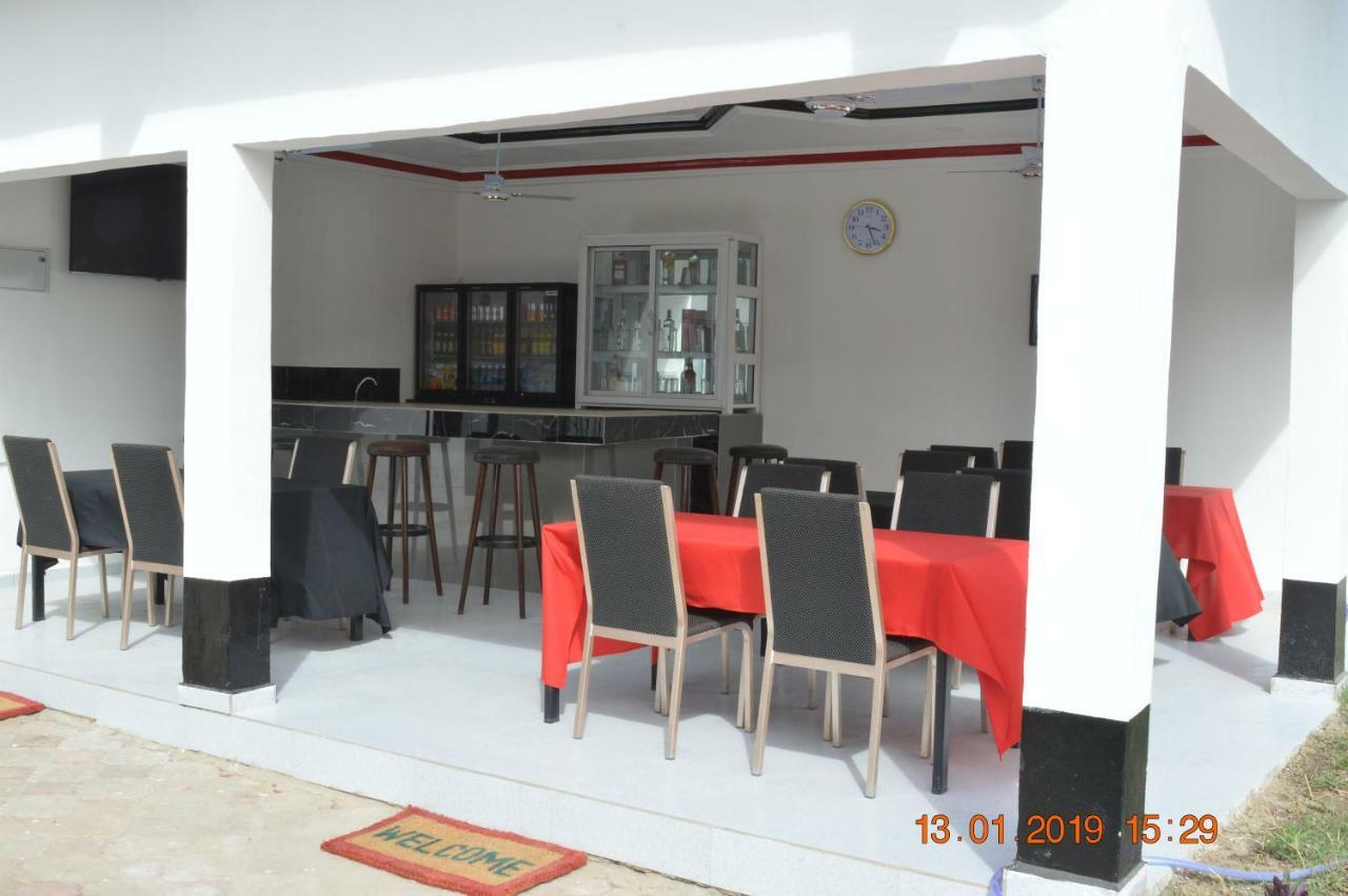 Sukuta Nema Guest House Banjul Esterno foto