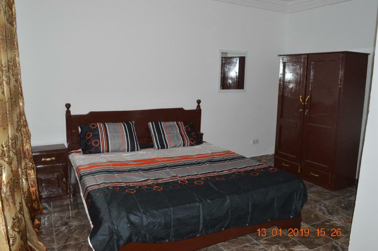 Sukuta Nema Guest House Banjul Esterno foto