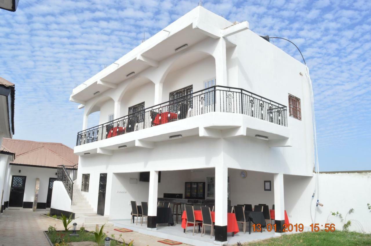 Sukuta Nema Guest House Banjul Esterno foto