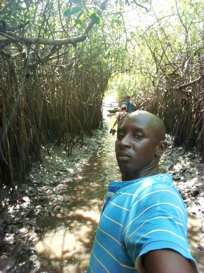 Sukuta Nema Guest House Banjul Esterno foto